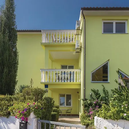 4 Bedroom Beautiful In *